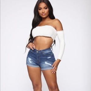 🍑BABY GOT BACK SHORTS🍑